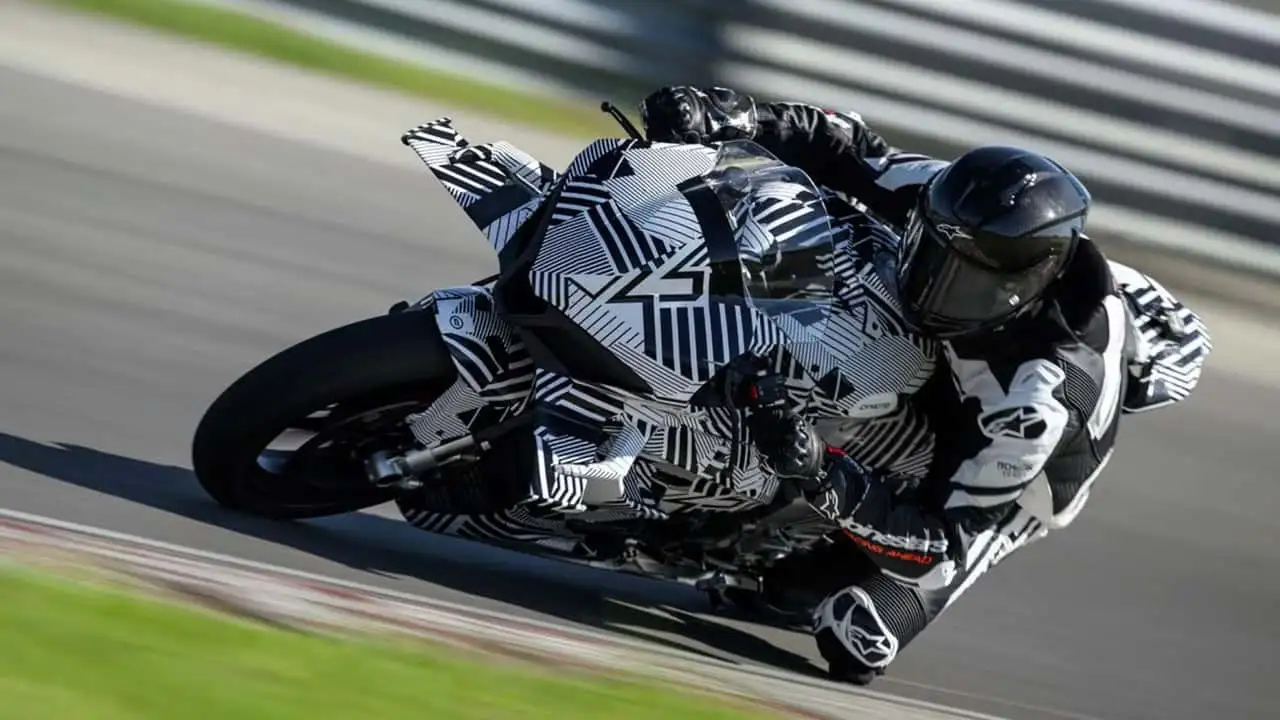 CFMoto V4 SR-RR superbike